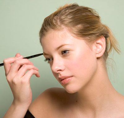 Bentuk kening wanita akan memberitahu anda dari mana dia berasal
