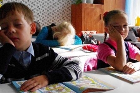 Mengapa kurang tidur berbahaya untuk pelajar sekolah?
