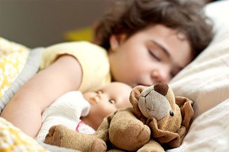 Bagaimana untuk meletakkan anak sekolah ke katil?